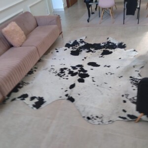 TAPETE DE COURO NATURAL - OUT FARM - PRETO E BRANCO